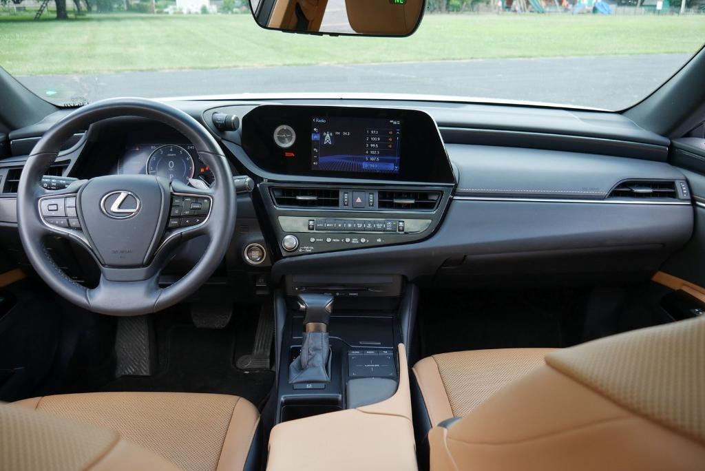 used 2022 Lexus ES 350 car, priced at $31,975