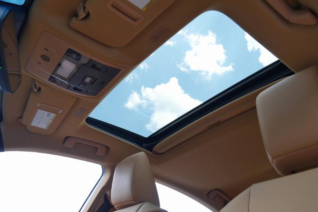 used 2022 Lexus ES 350 car, priced at $31,975