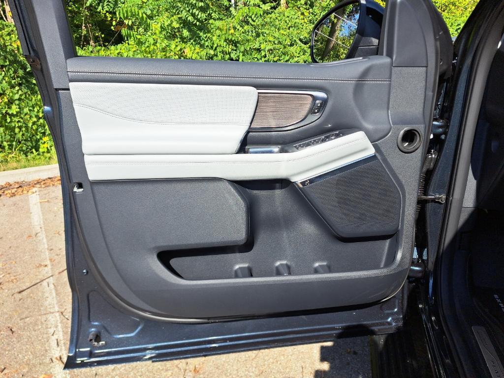 new 2025 Ford Expedition Max car, priced at $91,936