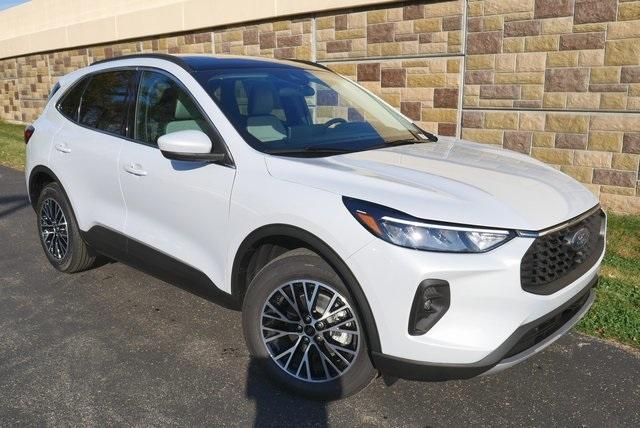 new 2025 Ford Escape car, priced at $38,576