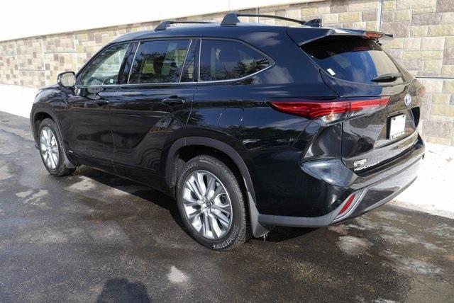 used 2022 Toyota Highlander Hybrid car, priced at $41,305