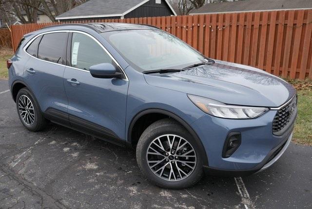 new 2025 Ford Escape car, priced at $39,275