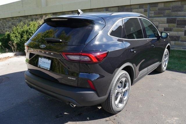 new 2025 Ford Escape car, priced at $33,198