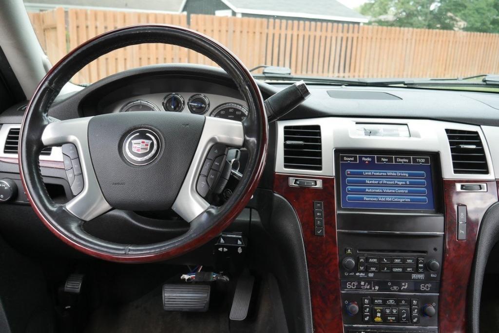used 2014 Cadillac Escalade ESV car, priced at $15,017