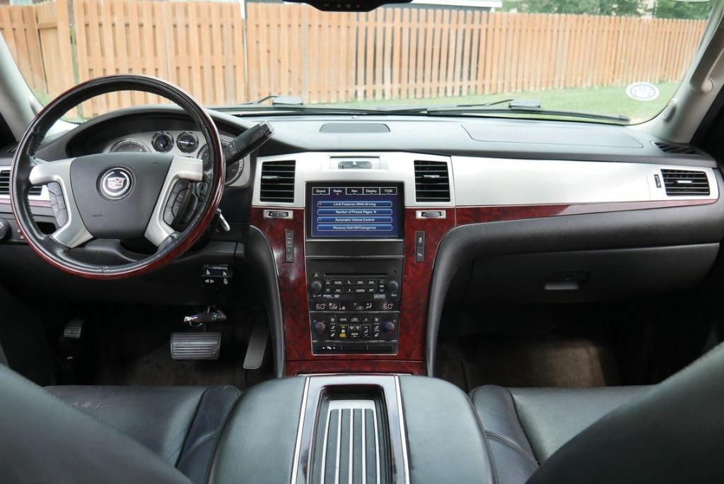used 2014 Cadillac Escalade ESV car, priced at $15,017