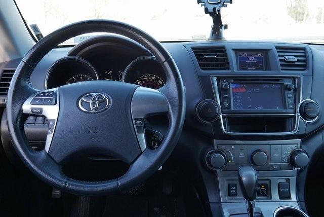 used 2013 Toyota Highlander car, priced at $13,777