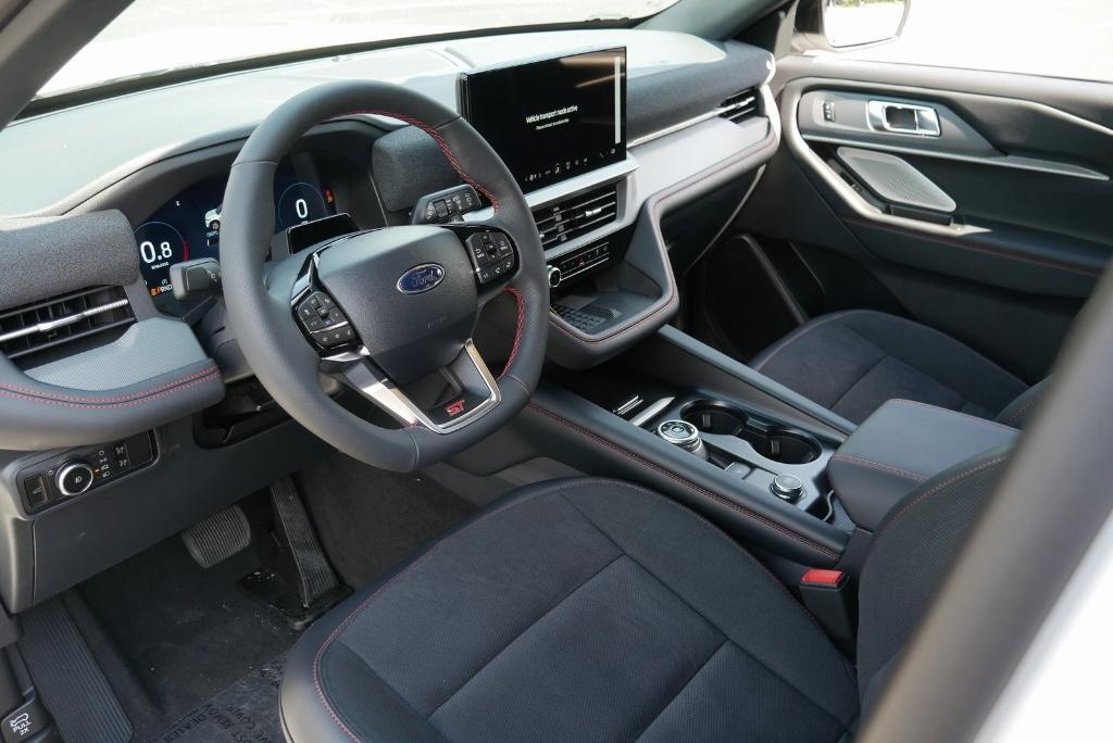 new 2025 Ford Explorer car, priced at $58,900