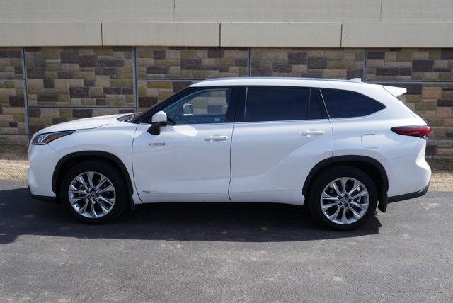 used 2021 Toyota Highlander Hybrid car, priced at $33,927