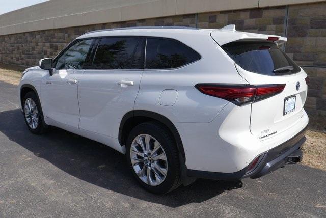 used 2021 Toyota Highlander Hybrid car, priced at $33,927