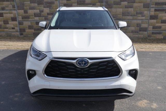 used 2021 Toyota Highlander Hybrid car, priced at $33,927