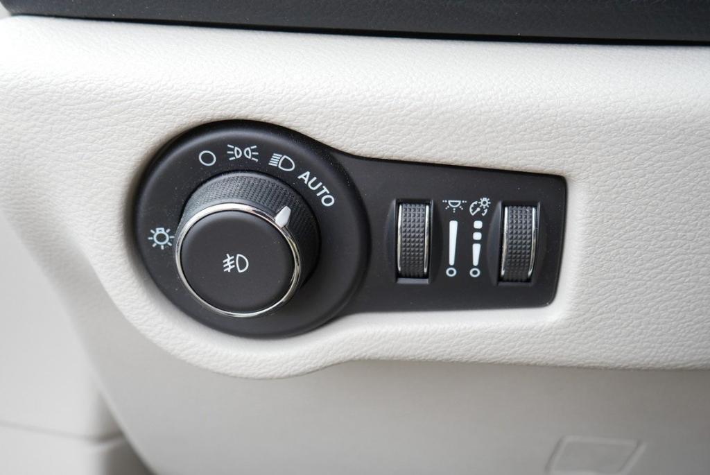 used 2021 Chrysler Pacifica car, priced at $17,225