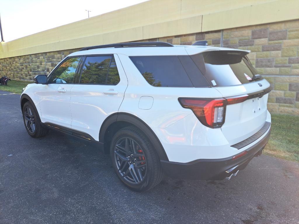 new 2025 Ford Explorer car, priced at $58,941