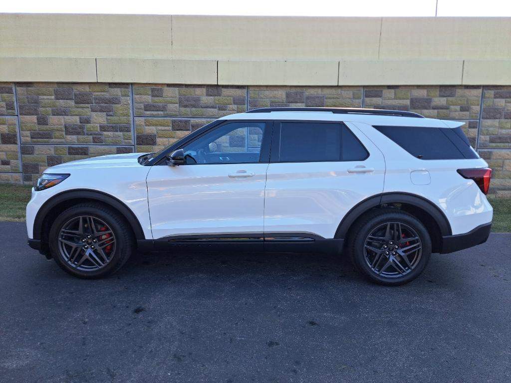 new 2025 Ford Explorer car, priced at $58,941