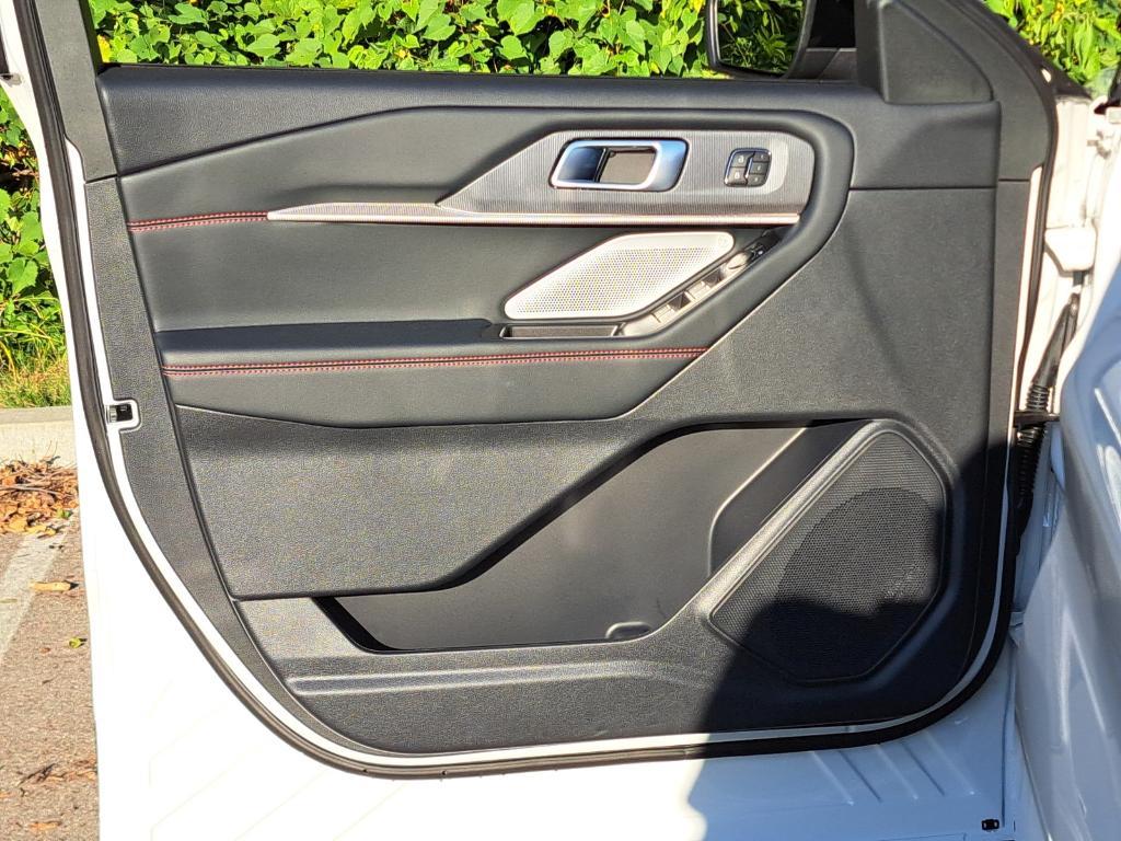new 2025 Ford Explorer car, priced at $58,941