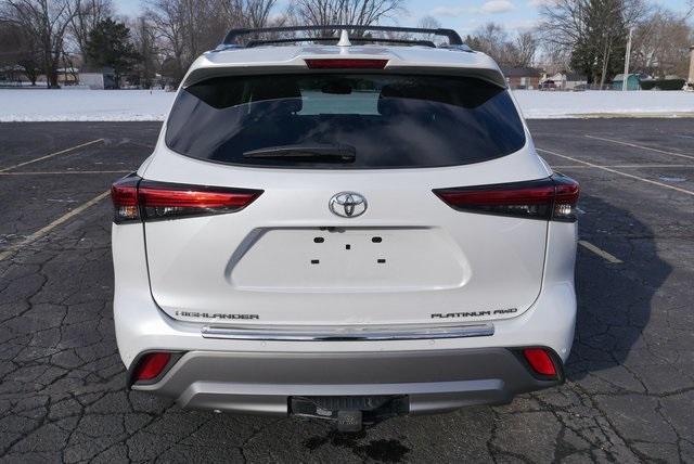 used 2022 Toyota Highlander car, priced at $39,935