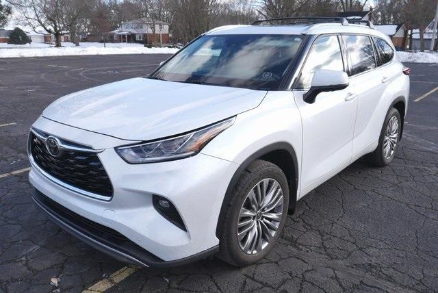 used 2022 Toyota Highlander car, priced at $39,935