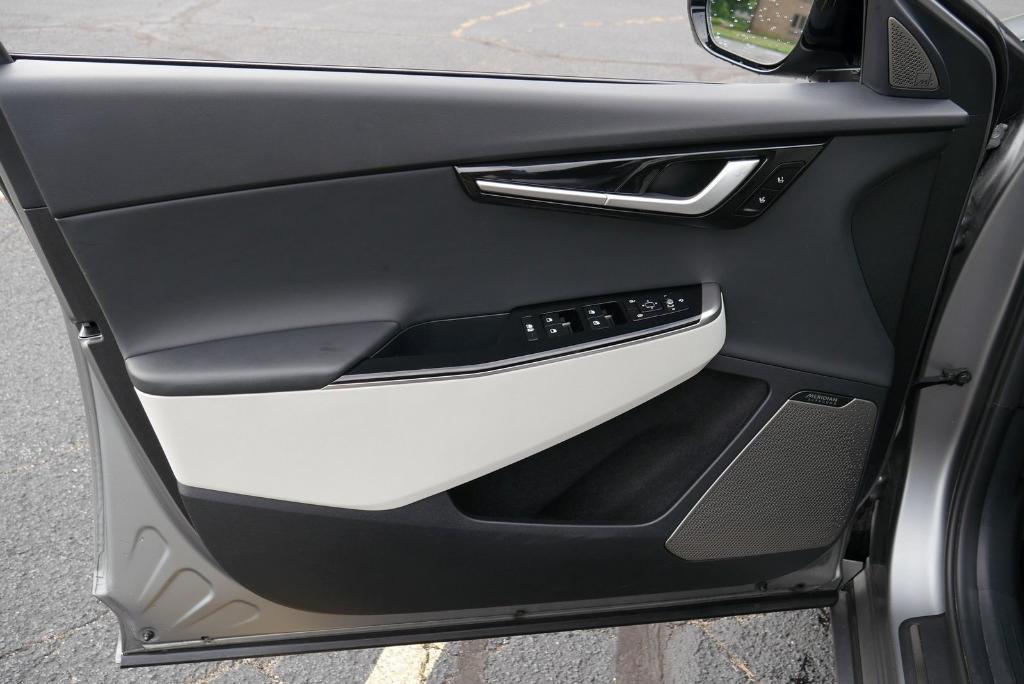 used 2023 Kia EV6 car, priced at $31,318
