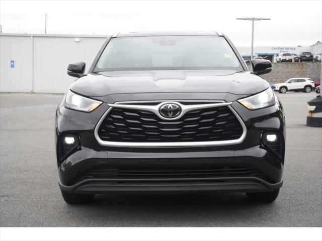 used 2021 Toyota Highlander car, priced at $31,353