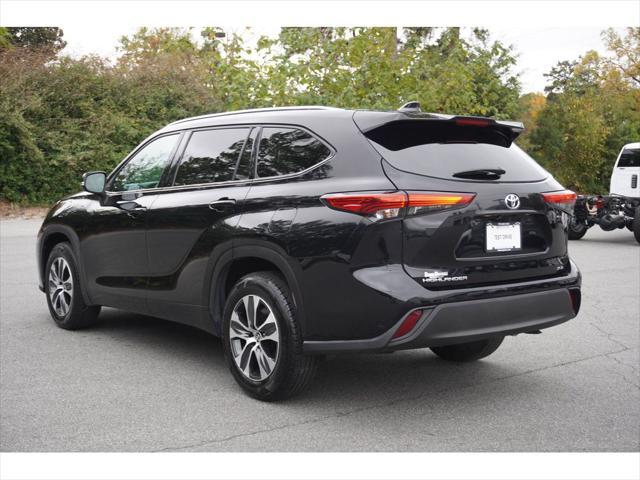 used 2021 Toyota Highlander car, priced at $31,353