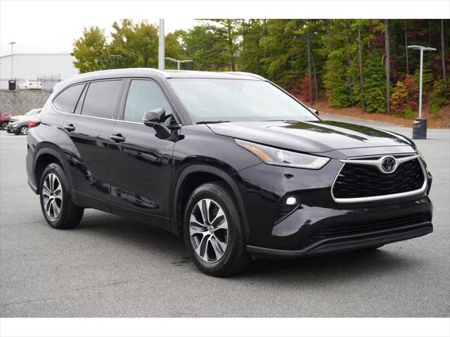 used 2021 Toyota Highlander car, priced at $31,353