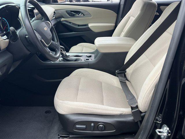 used 2022 Chevrolet Traverse car, priced at $26,491