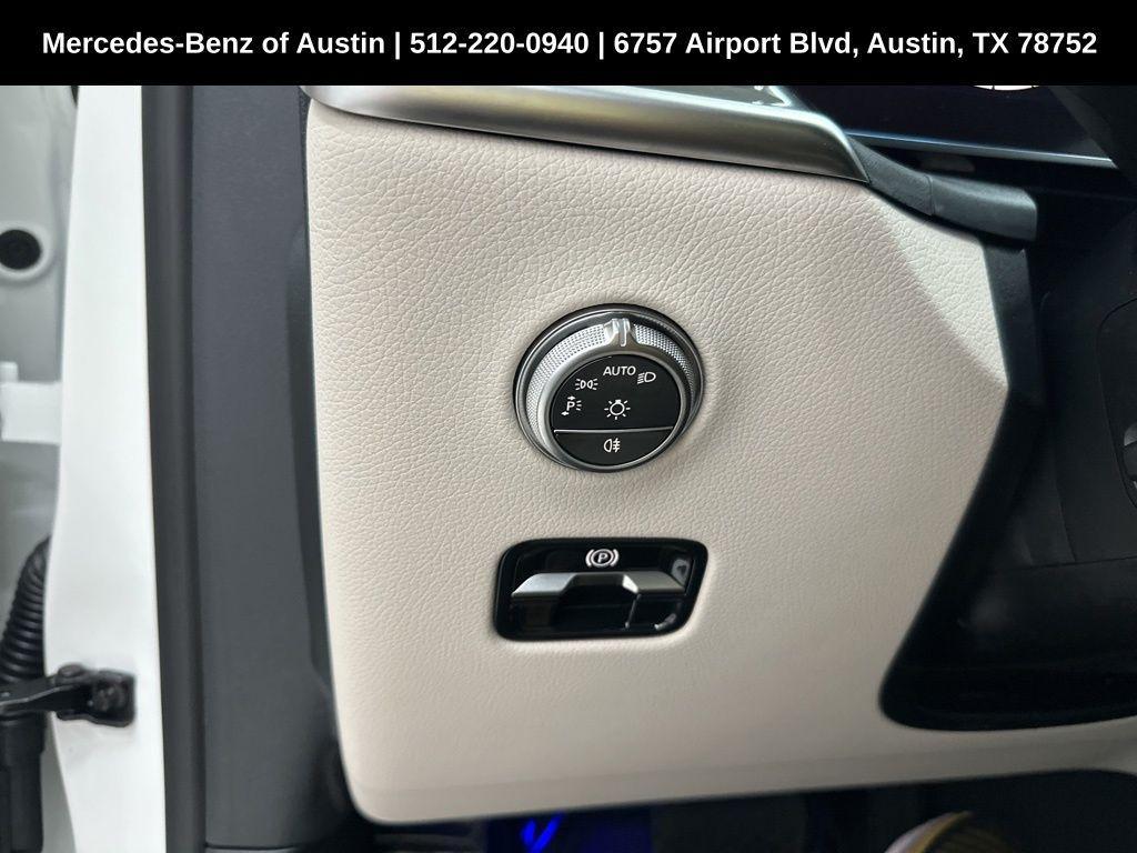 new 2025 Mercedes-Benz GLC 300 car, priced at $51,575