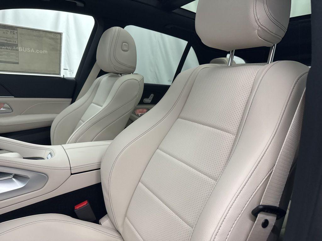 new 2025 Mercedes-Benz GLE 450 car, priced at $86,415