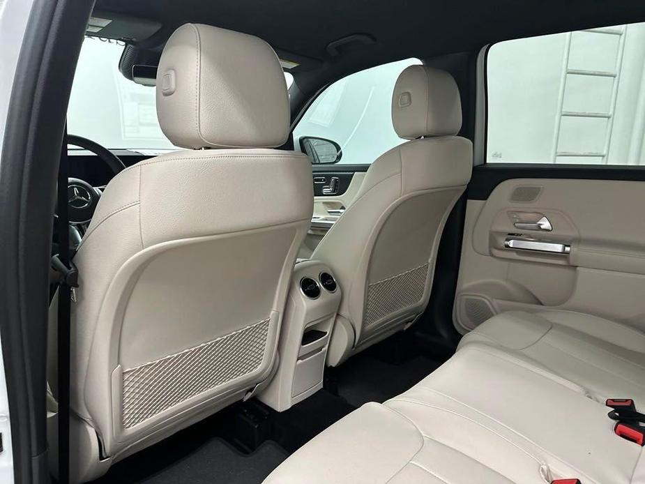 new 2025 Mercedes-Benz GLB 250 car, priced at $48,645