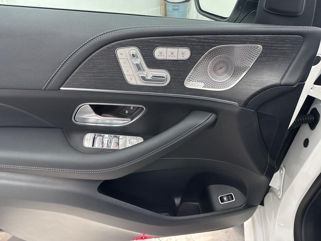 new 2026 Mercedes-Benz GLE 450 car, priced at $85,460