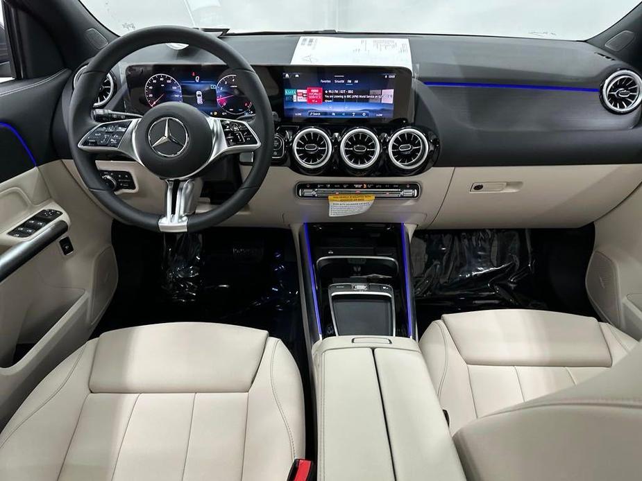 new 2025 Mercedes-Benz GLA 250 car, priced at $49,960