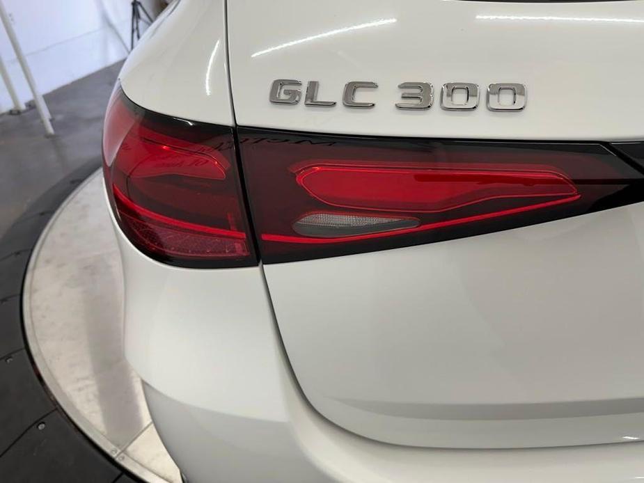 new 2025 Mercedes-Benz GLC 300 car, priced at $61,935