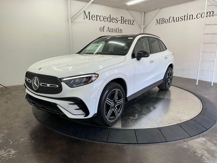 new 2025 Mercedes-Benz GLC 300 car, priced at $61,935