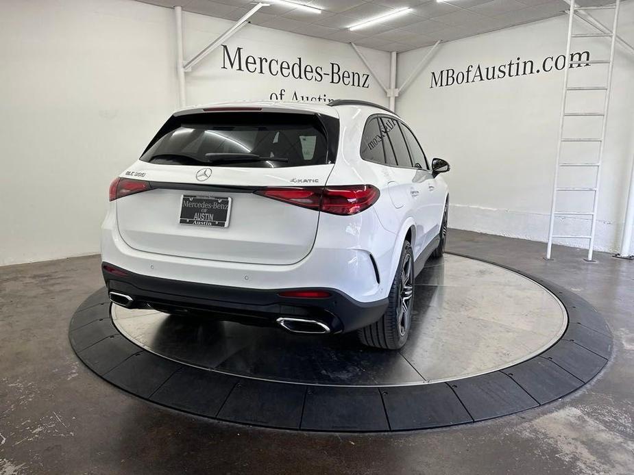 new 2025 Mercedes-Benz GLC 300 car, priced at $61,935