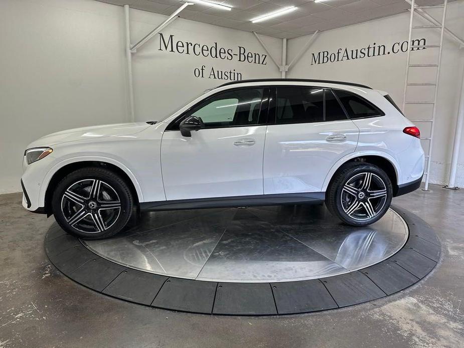 new 2025 Mercedes-Benz GLC 300 car, priced at $61,935