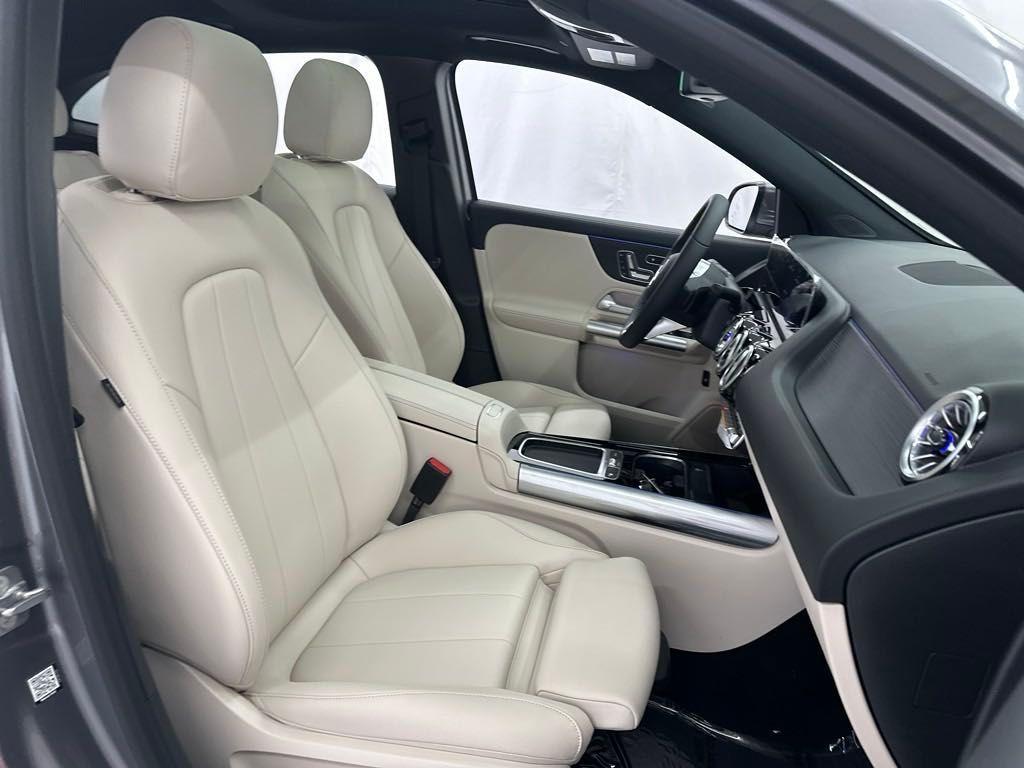 used 2025 Mercedes-Benz GLA 250 car, priced at $49,960