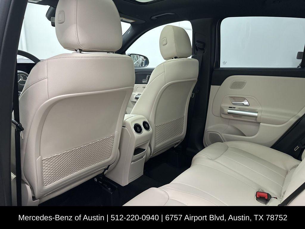 used 2025 Mercedes-Benz GLA 250 car, priced at $38,900