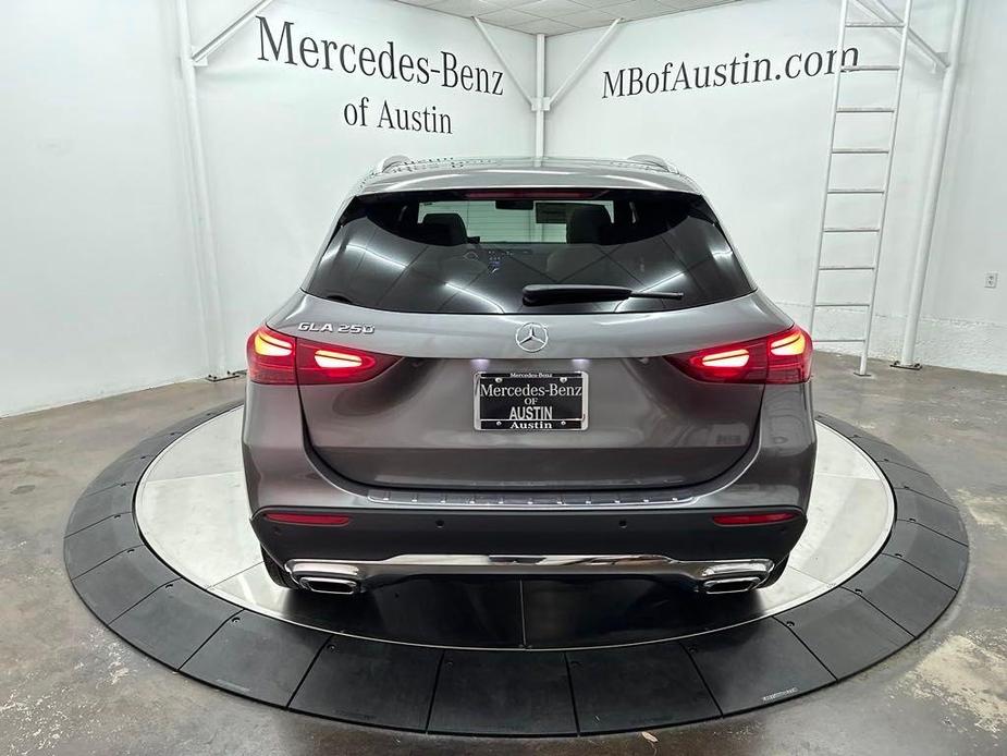 new 2025 Mercedes-Benz GLA 250 car, priced at $49,960