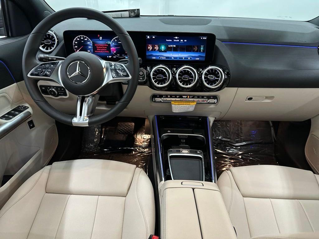 new 2025 Mercedes-Benz GLA 250 car, priced at $49,960