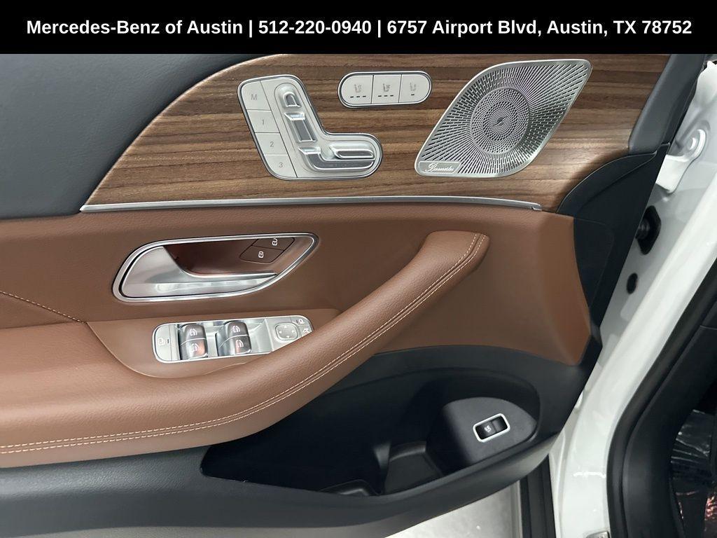 new 2025 Mercedes-Benz GLS 450 car, priced at $92,705