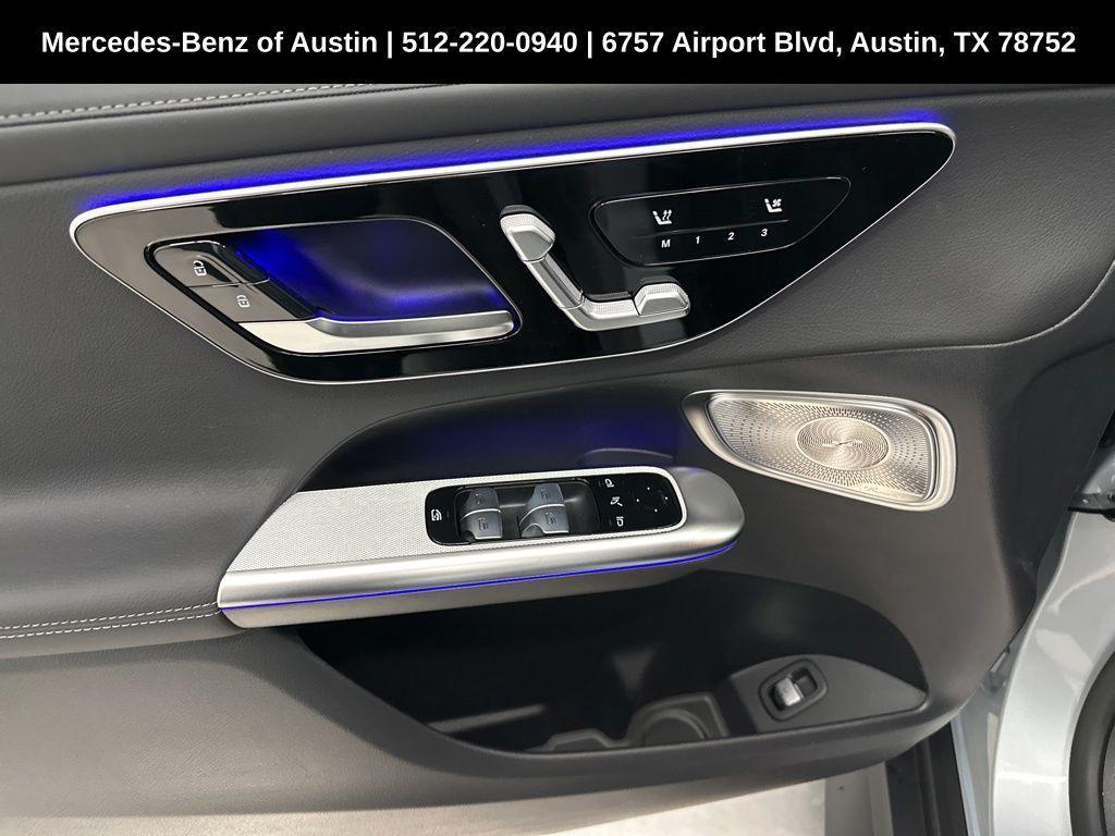 new 2025 Mercedes-Benz GLC 300 car, priced at $59,060