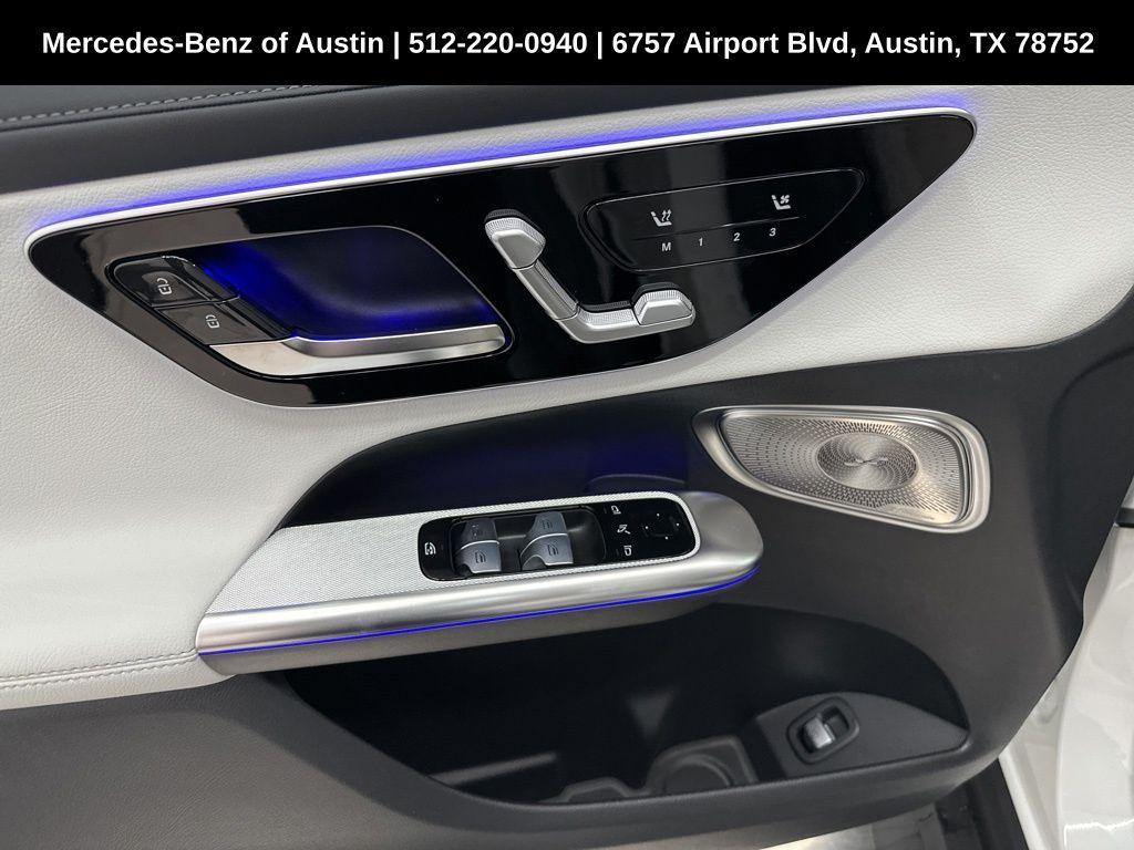 new 2025 Mercedes-Benz GLC 300 car, priced at $60,460