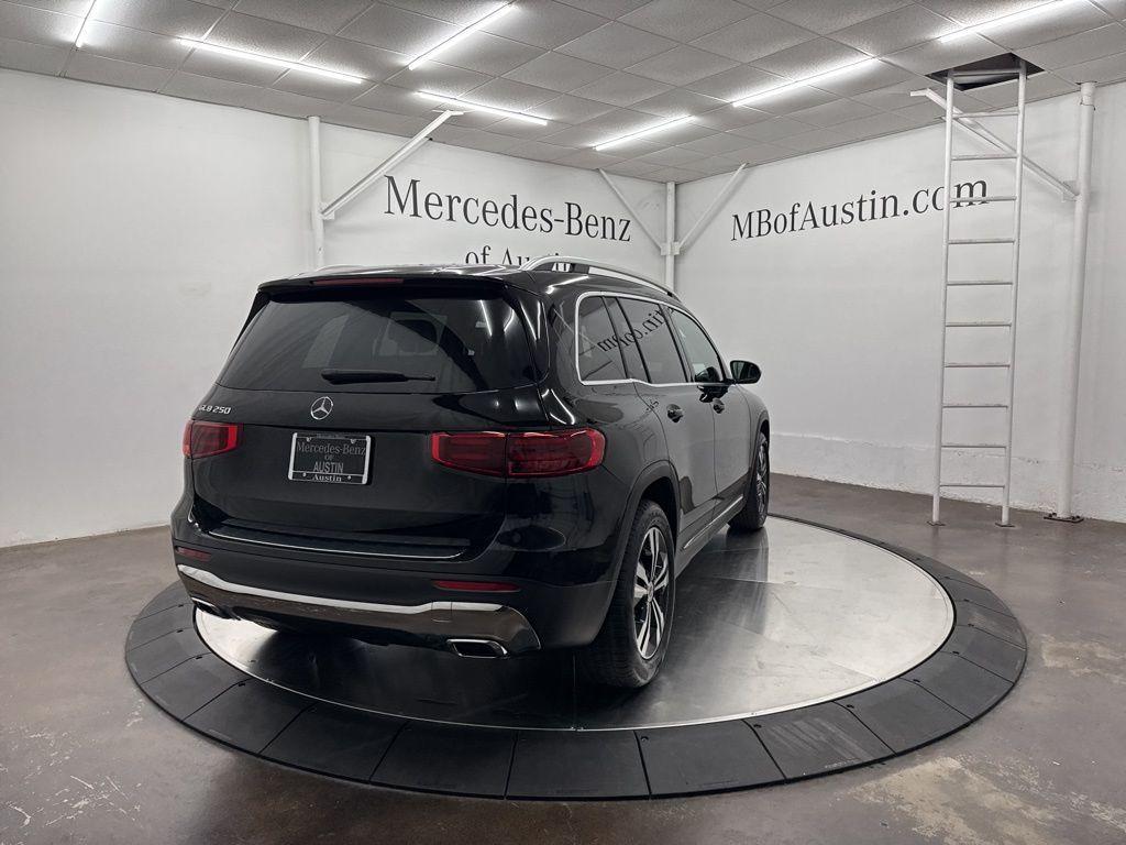 new 2025 Mercedes-Benz GLB 250 car, priced at $44,550