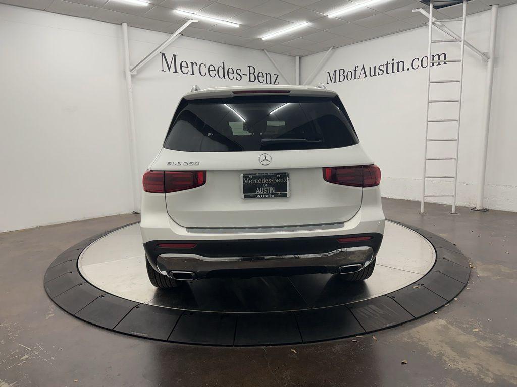 new 2025 Mercedes-Benz GLB 250 car, priced at $49,580