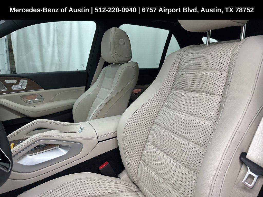new 2025 Mercedes-Benz GLE 580 car, priced at $90,545