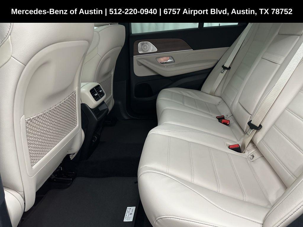 new 2025 Mercedes-Benz GLE 580 car, priced at $90,545