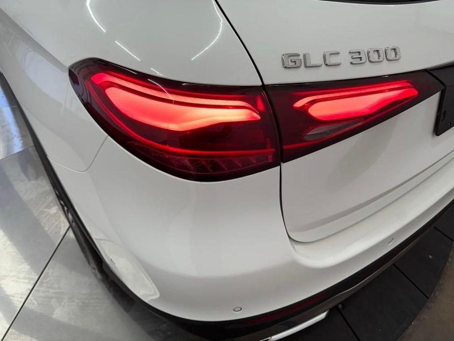 new 2025 Mercedes-Benz GLC 300 car, priced at $59,595