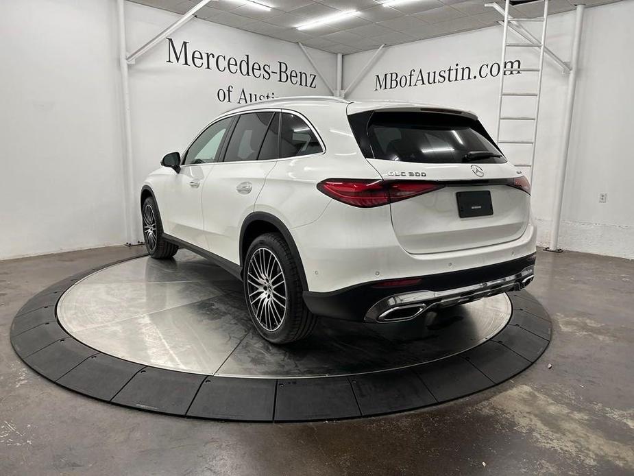 new 2025 Mercedes-Benz GLC 300 car, priced at $59,595