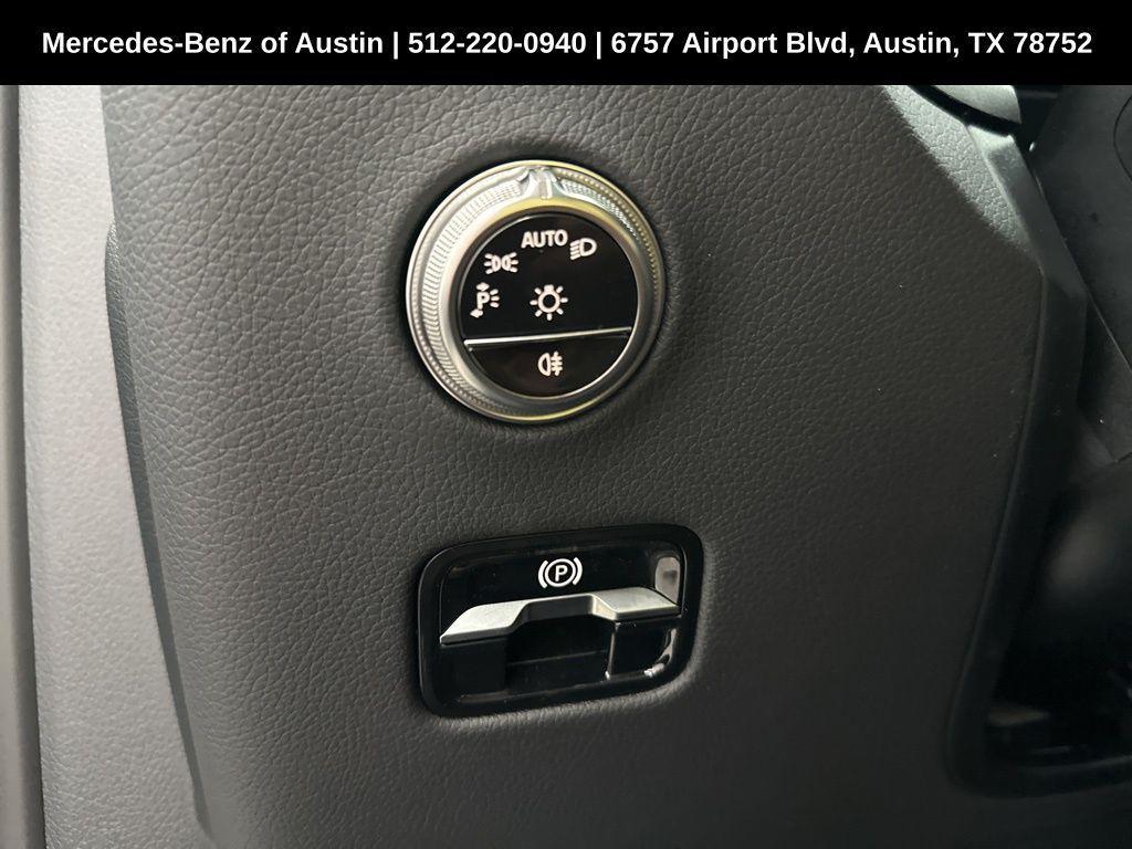 new 2025 Mercedes-Benz GLC 300 car, priced at $52,315