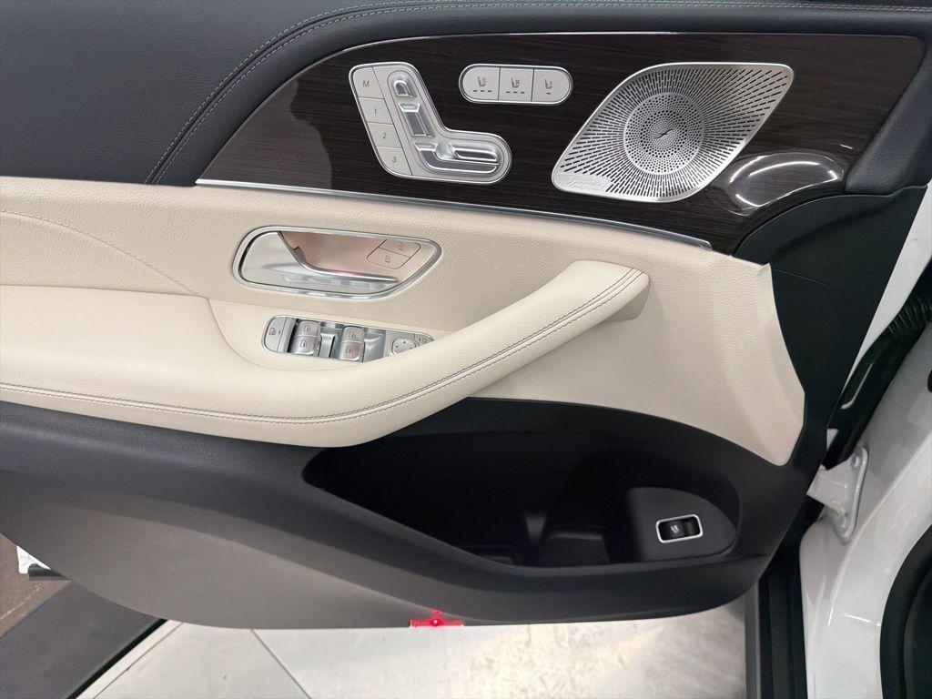 new 2026 Mercedes-Benz GLS 450 car, priced at $93,620