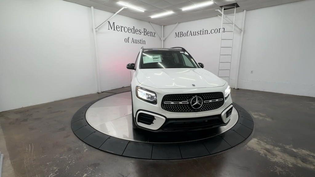 new 2024 Mercedes-Benz GLB 250 car, priced at $52,515